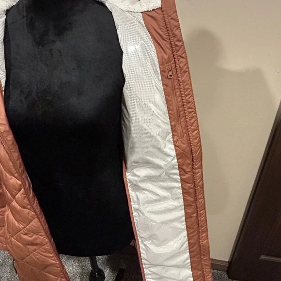 Columbia Women's Quilted Jacket - Picture 2 of 3